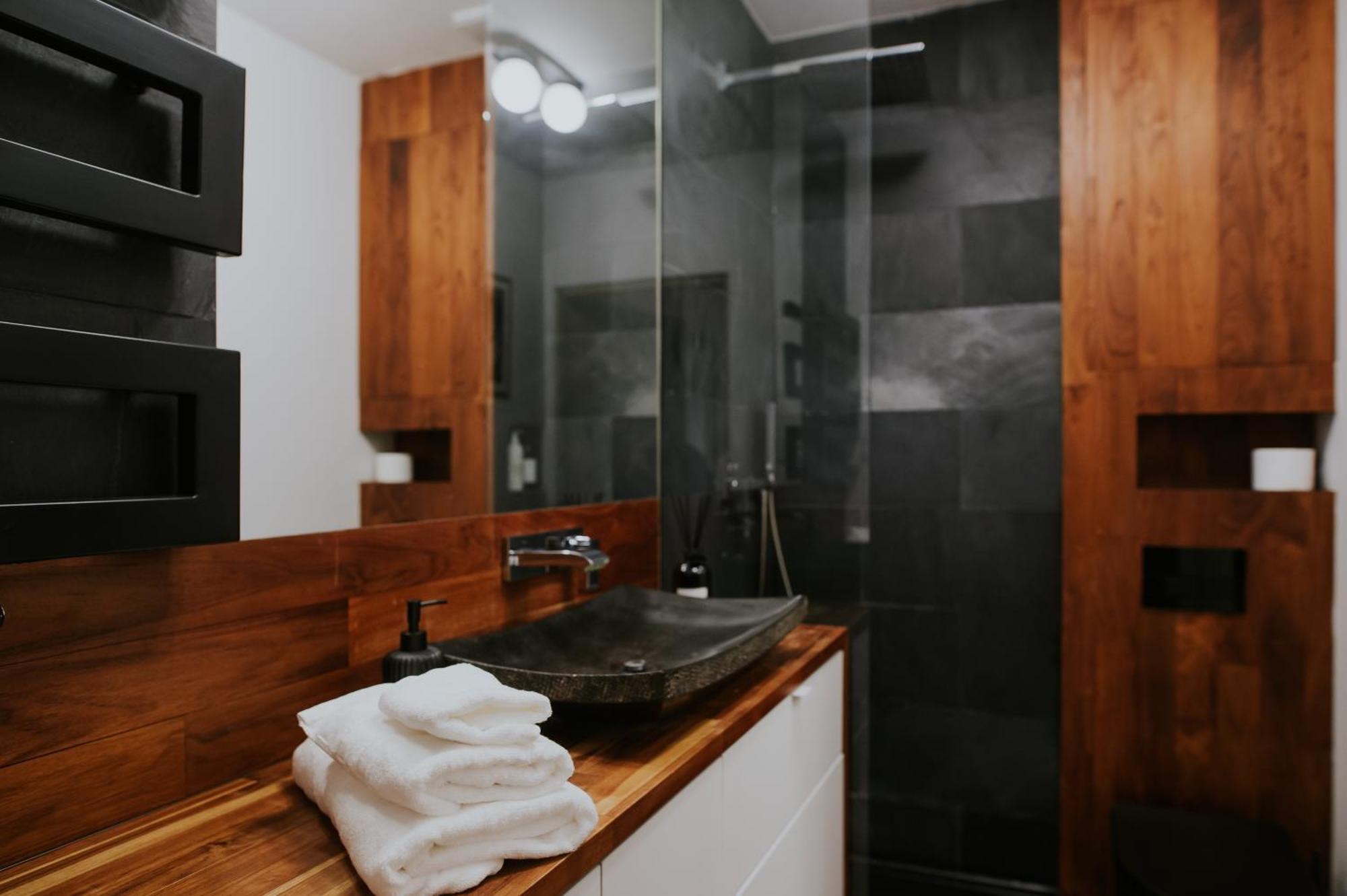 Apartament Dwupoziomowy Butikowy Zmigrodzka, Free Parking, Self Check-in *